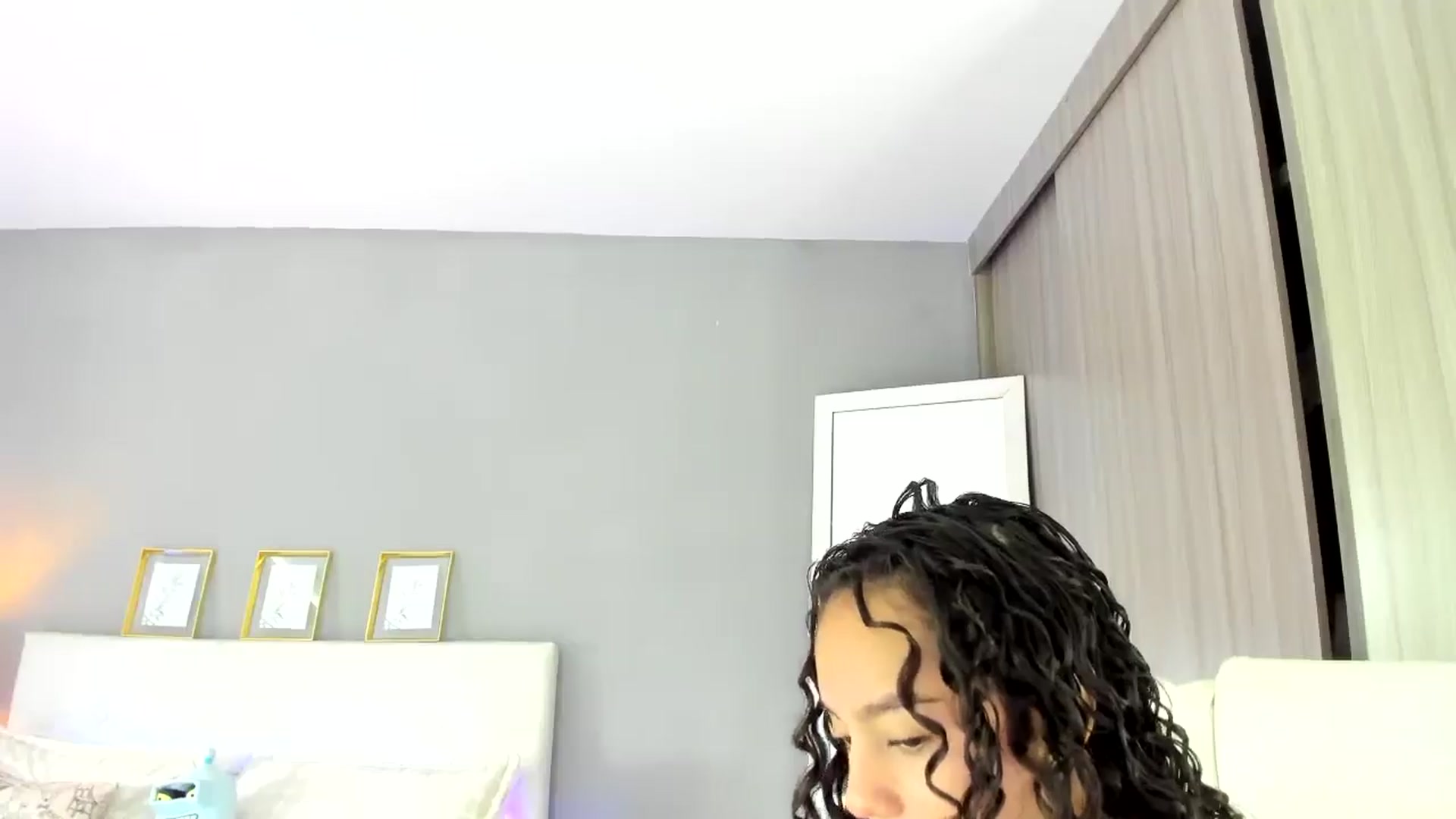 Gallery image thumbnail from Emmily__'s myfreecams stream on, 07/15/2025, 15:37 image 18 of 20