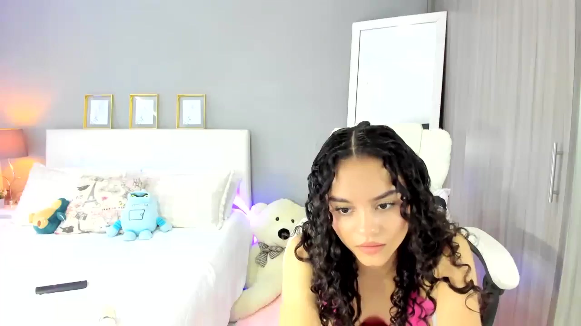 Gallery image thumbnail from Emmily__'s myfreecams stream on, 07/17/2025, 16:07 image 12 of 20