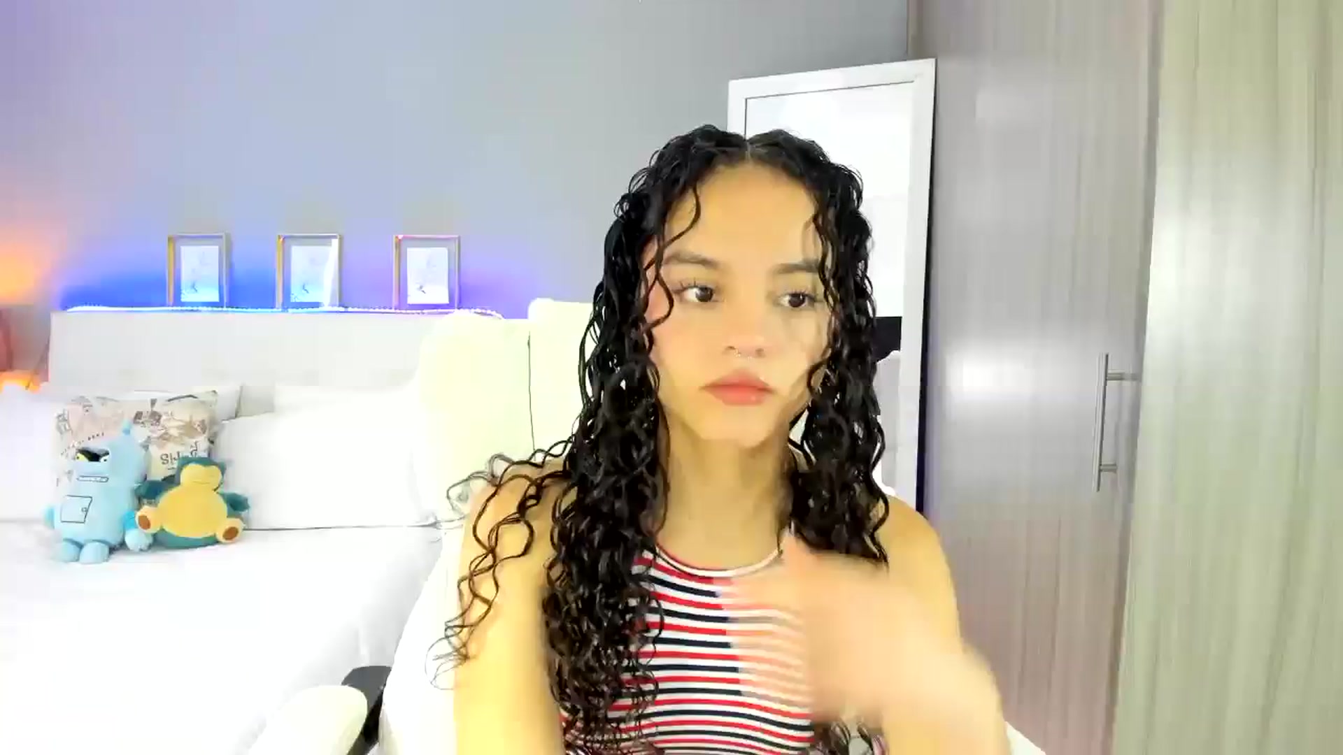 Gallery image thumbnail from Emmily__'s myfreecams stream on, 07/22/2025, 14:15 image 1 of 20
