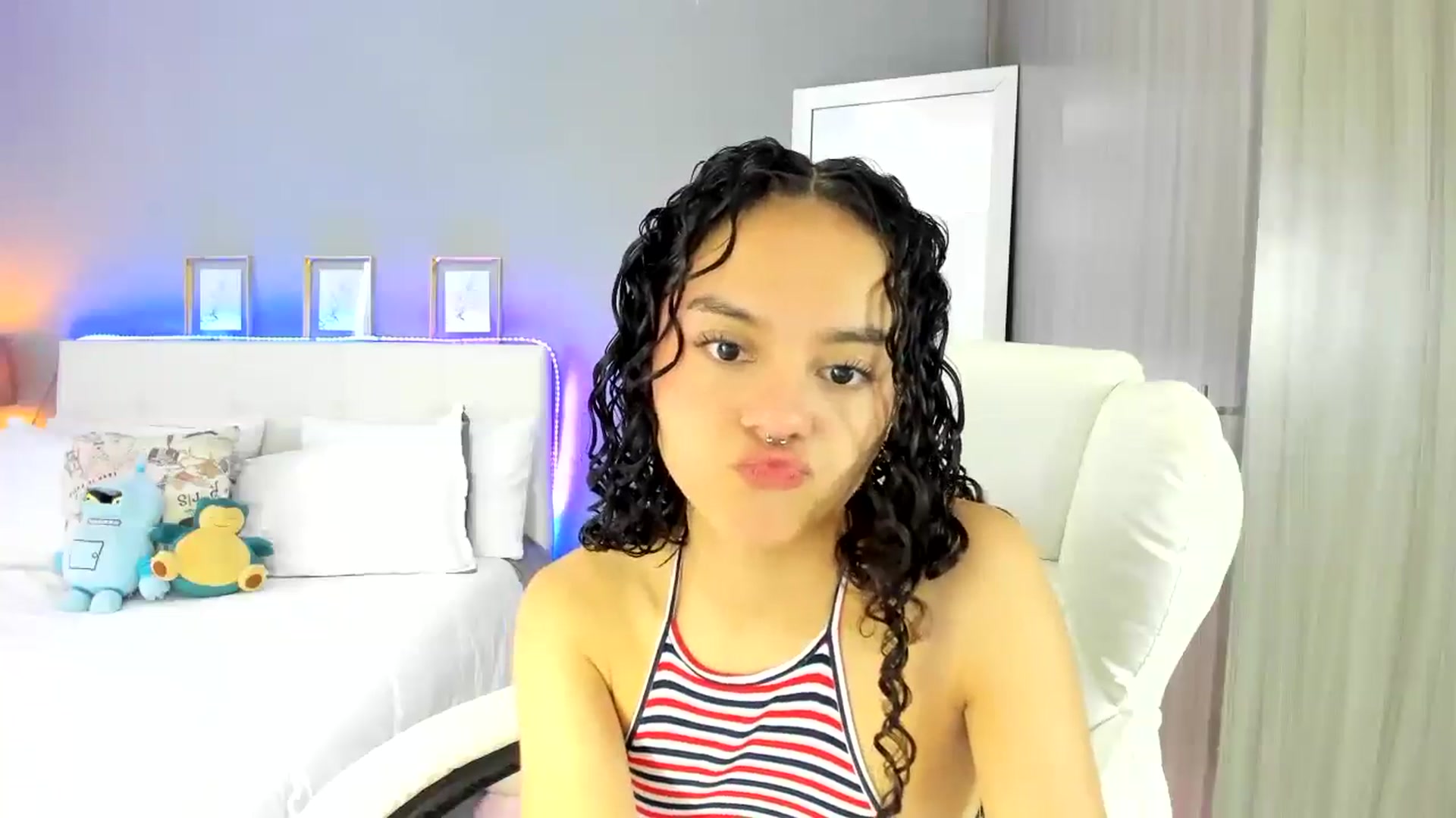 Gallery image thumbnail from Emmily__'s myfreecams stream on, 07/22/2025, 14:15 image 7 of 20