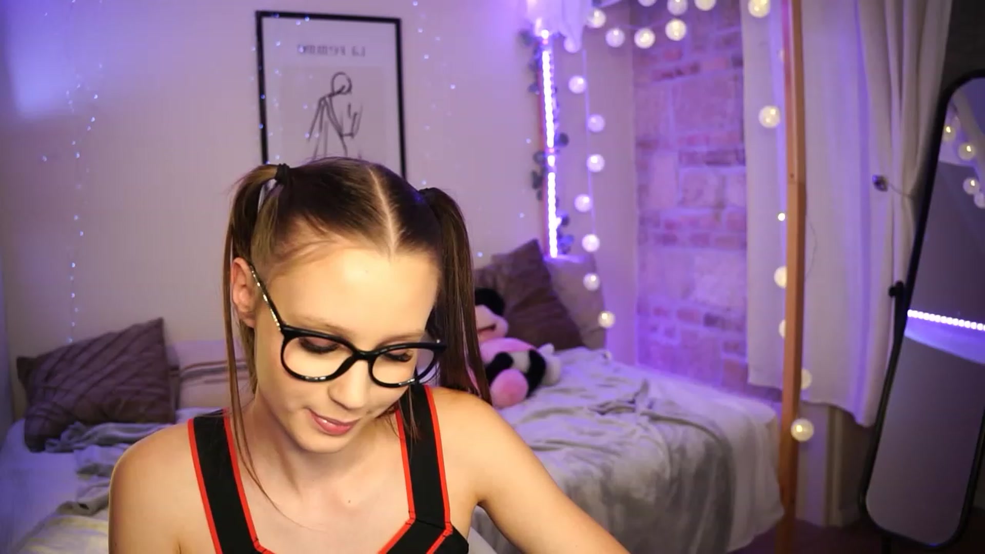 Gallery image thumbnail from EmmmaShy_18's myfreecams stream on, 12/09/2023, 22:42 image 10 of 20