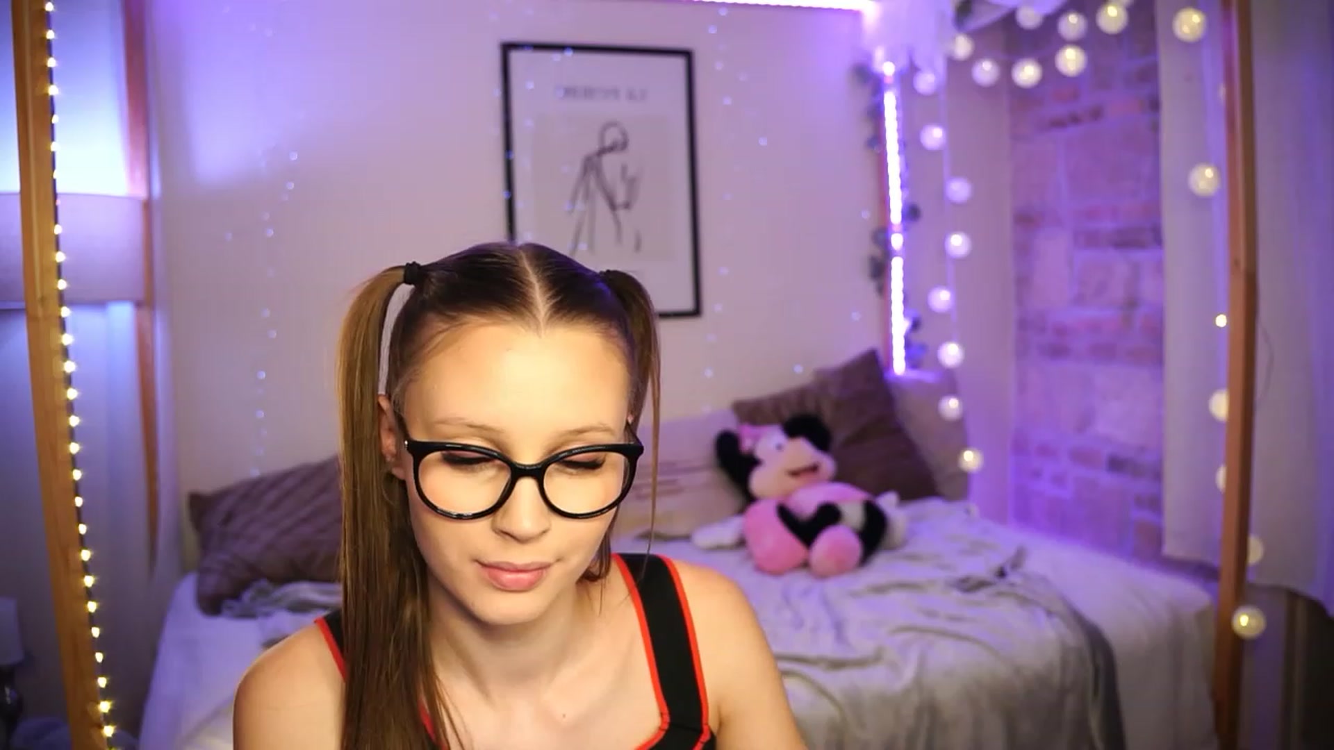 Gallery image thumbnail from EmmmaShy_18's myfreecams stream on, 12/09/2023, 22:42 image 19 of 20