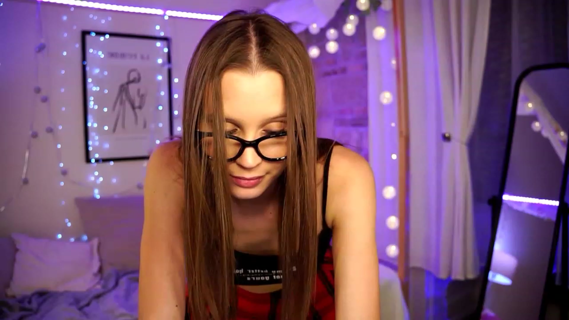 Gallery image thumbnail from EmmmaShy_18's myfreecams stream on, 12/17/2023, 24:54 image 6 of 20