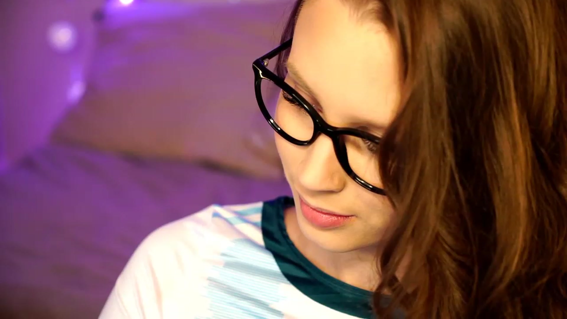 Gallery image thumbnail from EmmmaShy_18's myfreecams stream on, 01/01/2024, 20:58 image 10 of 20