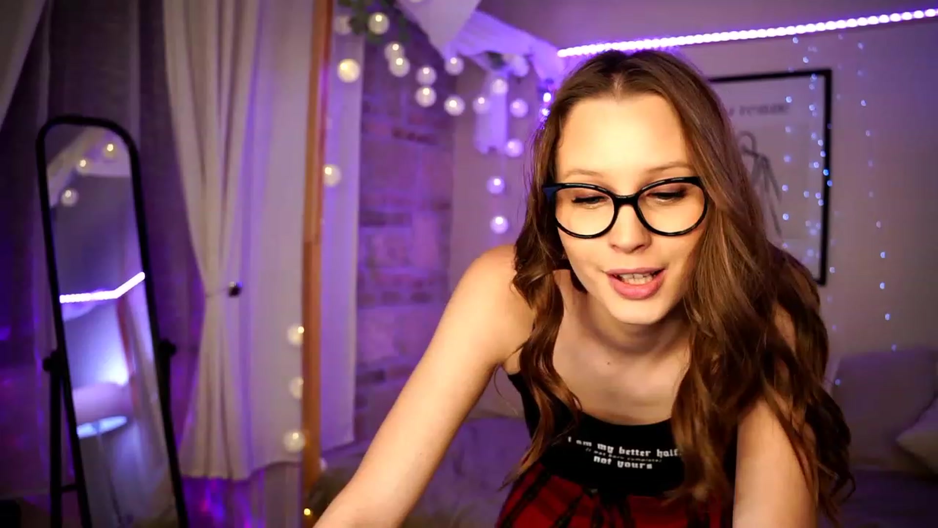 Gallery image thumbnail from EmmmaShy_18's myfreecams stream on, 01/25/2024, 21:39 image 5 of 20