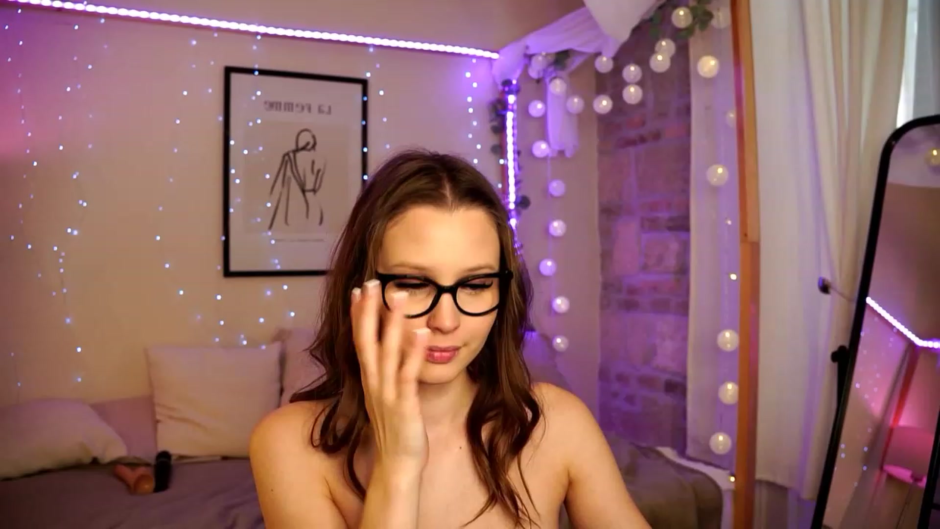 Gallery image thumbnail from EmmmaShy_18's myfreecams stream on, 02/22/2024, 10:04 image 18 of 20