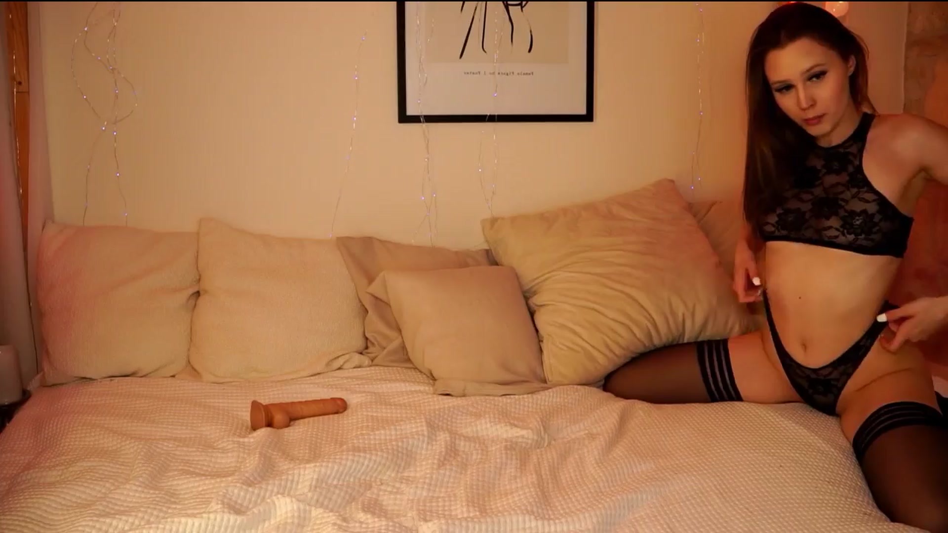 Gallery image thumbnail from EmmmaShy_18's myfreecams stream on, 04/05/2024, 18:49 image 16 of 20