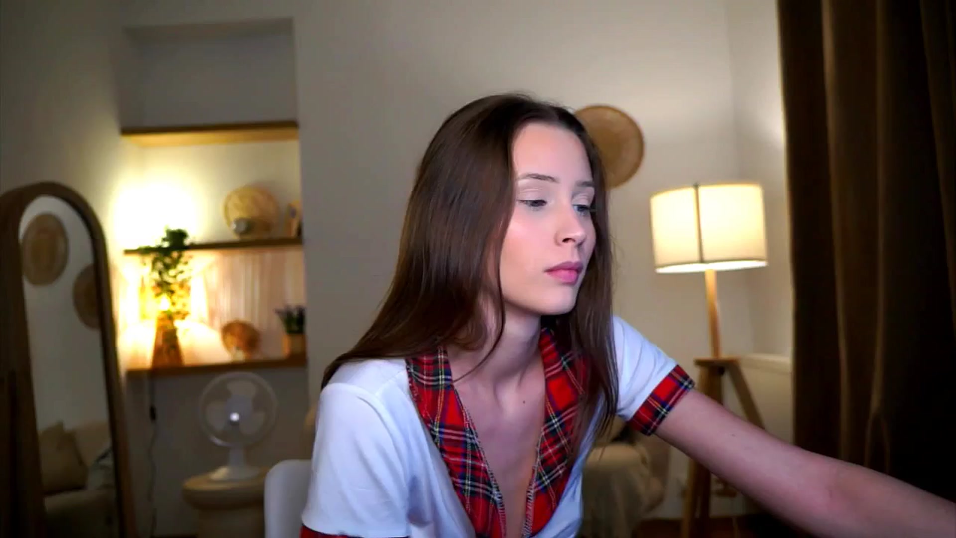 Gallery image thumbnail from EmmmaShy_18's myfreecams stream on, 10/03/2024, 24:46 image 3 of 20