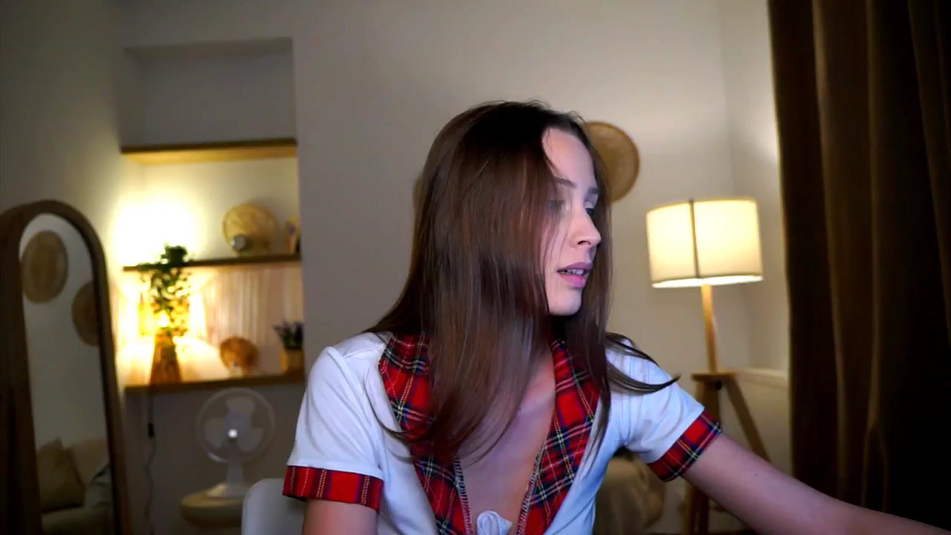 Gallery image thumbnail from EmmmaShy_18's myfreecams stream on, 10/03/2024, 24:46 image 18 of 20