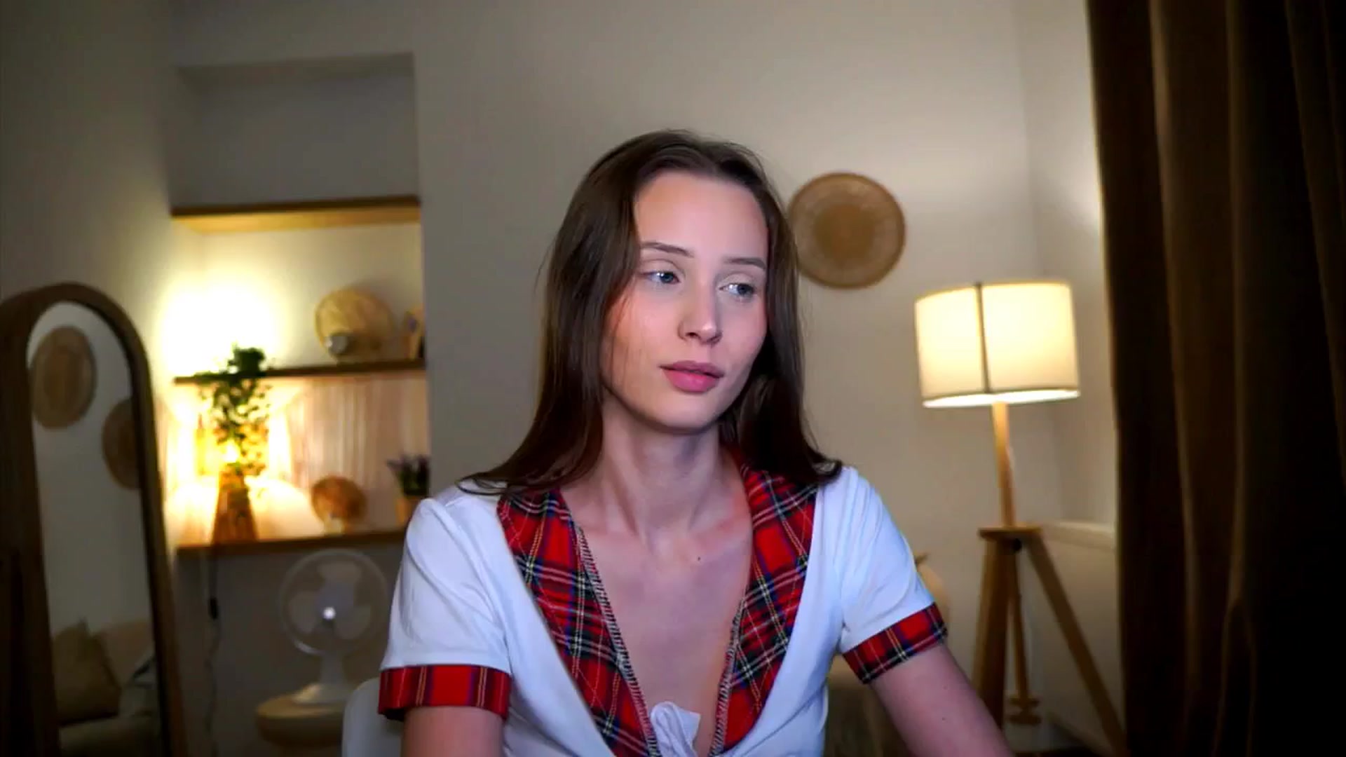 Gallery image thumbnail from EmmmaShy_18's myfreecams stream on, 10/03/2024, 24:46 image 13 of 20