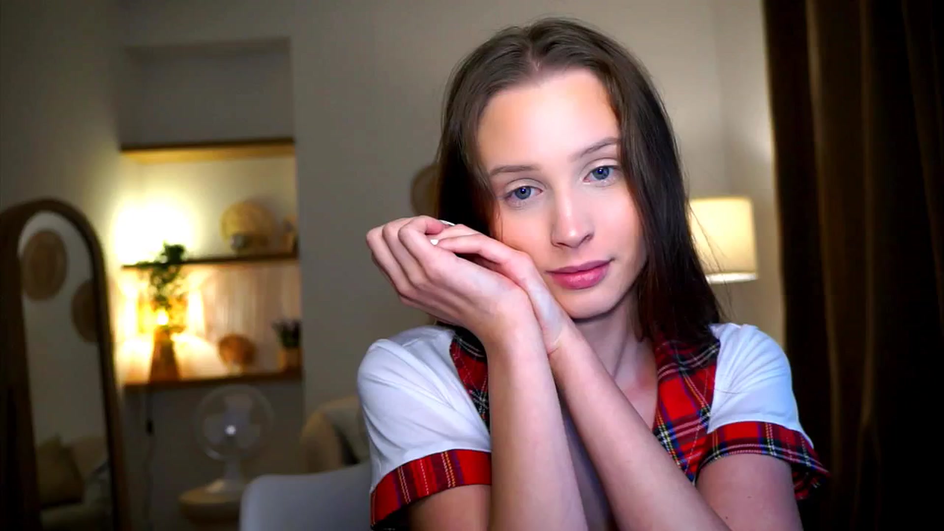 Gallery image thumbnail from EmmmaShy_18's myfreecams stream on, 10/03/2024, 24:46 image 14 of 20