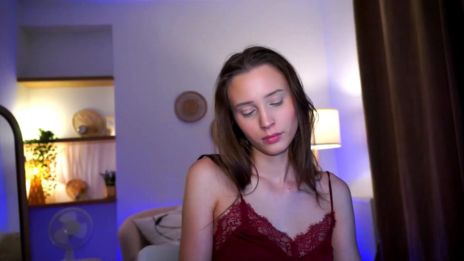 Gallery image thumbnail from EmmmaShy_18's myfreecams stream on, 10/14/2024, 21:15 image 14 of 20