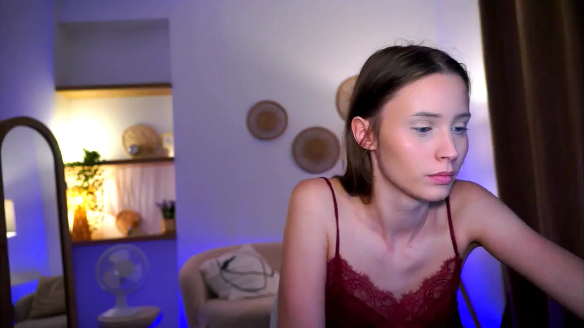 Gallery image thumbnail from EmmmaShy_18's myfreecams stream on, 10/14/2024, 23:01 image 14 of 20