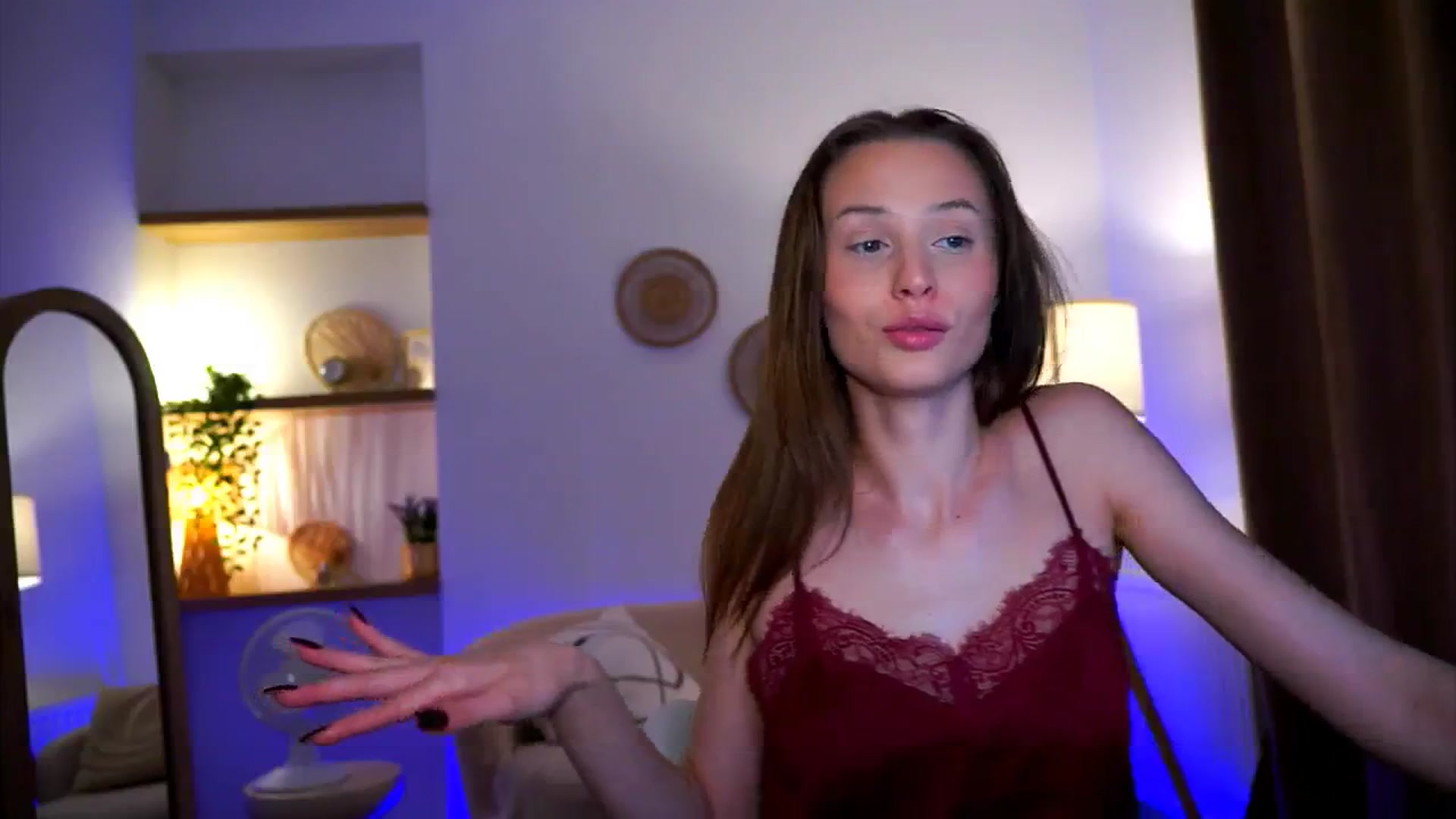 Gallery image thumbnail from EmmmaShy_18's myfreecams stream on, 10/14/2024, 23:01 image 4 of 20