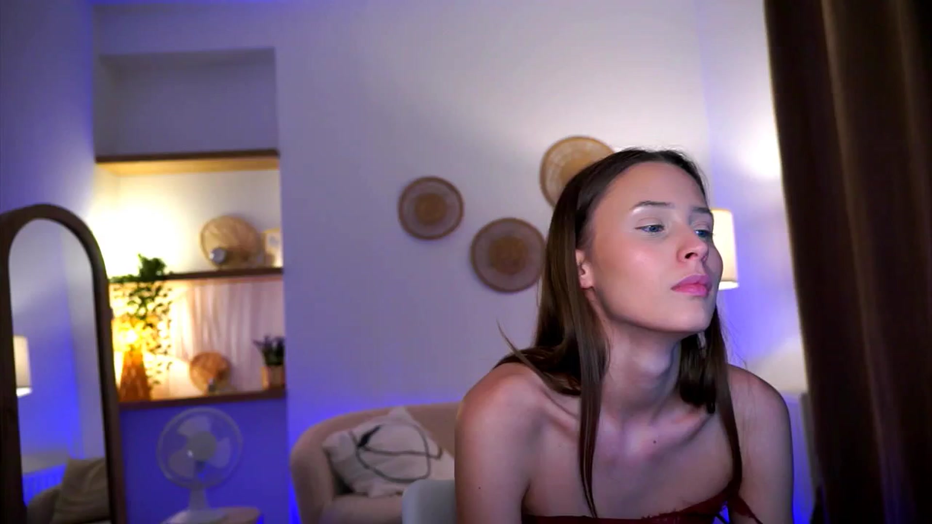 Gallery image thumbnail from EmmmaShy_18's myfreecams stream on, 10/14/2024, 23:57 image 11 of 20