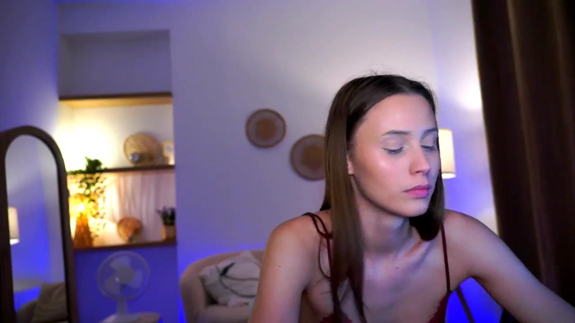 Gallery image thumbnail from EmmmaShy_18's myfreecams stream on, 10/14/2024, 23:57 image 14 of 20