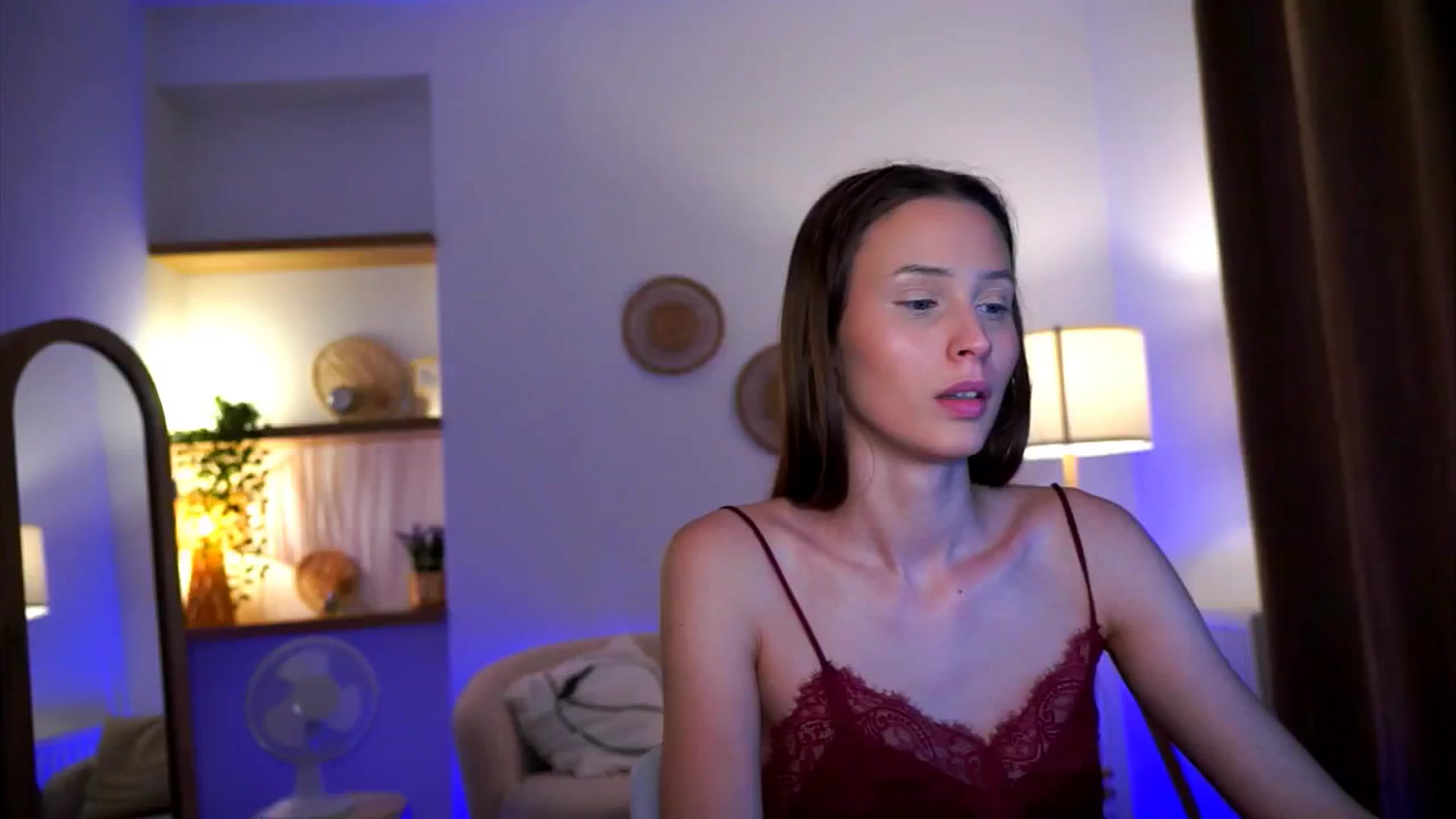 Gallery image thumbnail from EmmmaShy_18's myfreecams stream on, 10/14/2024, 23:57 image 8 of 20