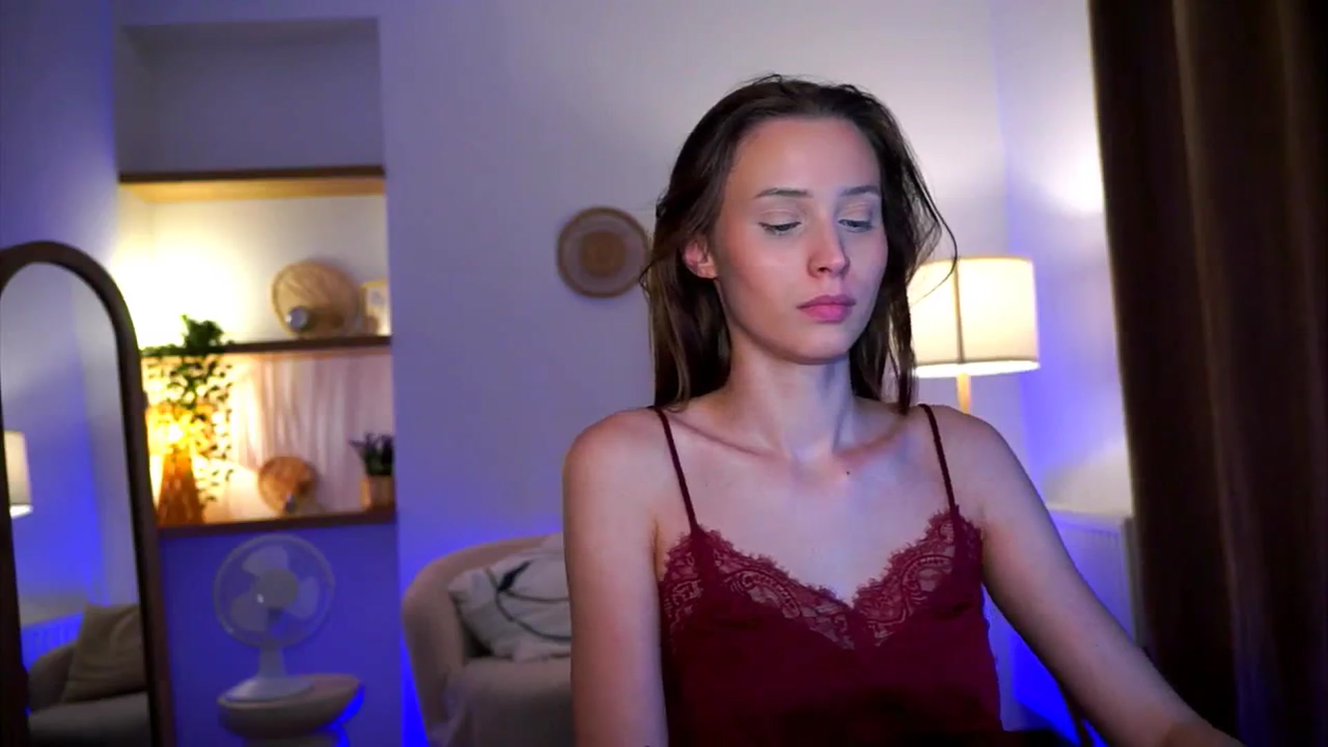 Gallery image thumbnail from EmmmaShy_18's myfreecams stream on, 10/14/2024, 23:57 image 18 of 20
