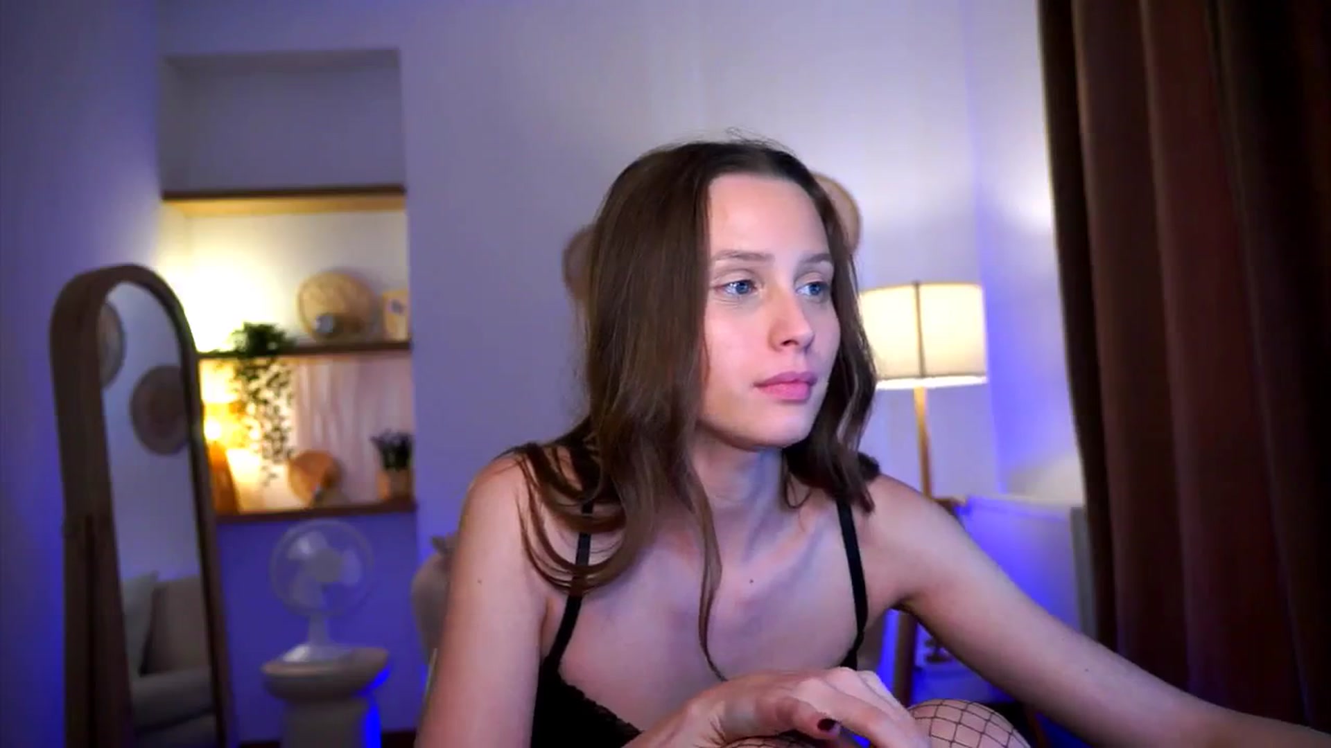 Gallery image thumbnail from EmmmaShy_18's myfreecams stream on, 10/29/2024, 08:17 image 13 of 20