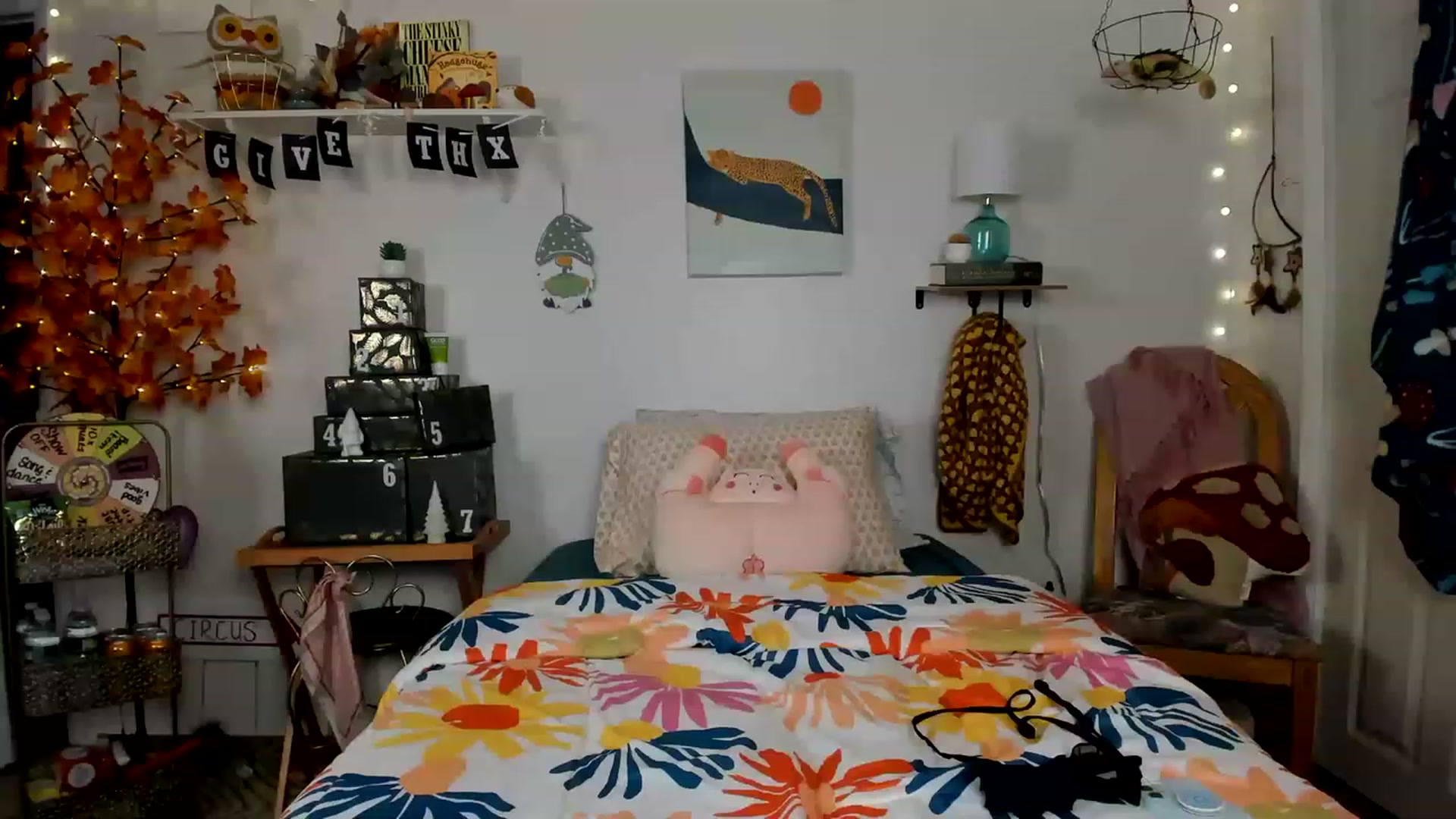 Gallery image thumbnail from EmmyBabii's myfreecams stream on, 11/22/2022, 05:49 image 6 of 20