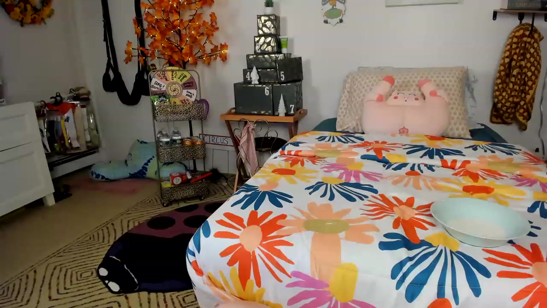 Gallery image thumbnail from EmmyBabii's myfreecams stream on, 11/22/2022, 05:49 image 8 of 20