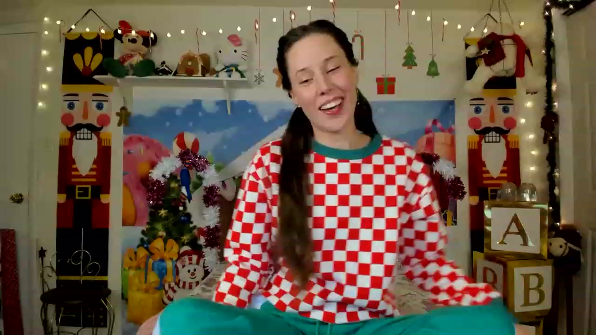 Gallery image thumbnail from EmmyBabii's myfreecams stream on, 12/06/2022, 05:29 image 1 of 20