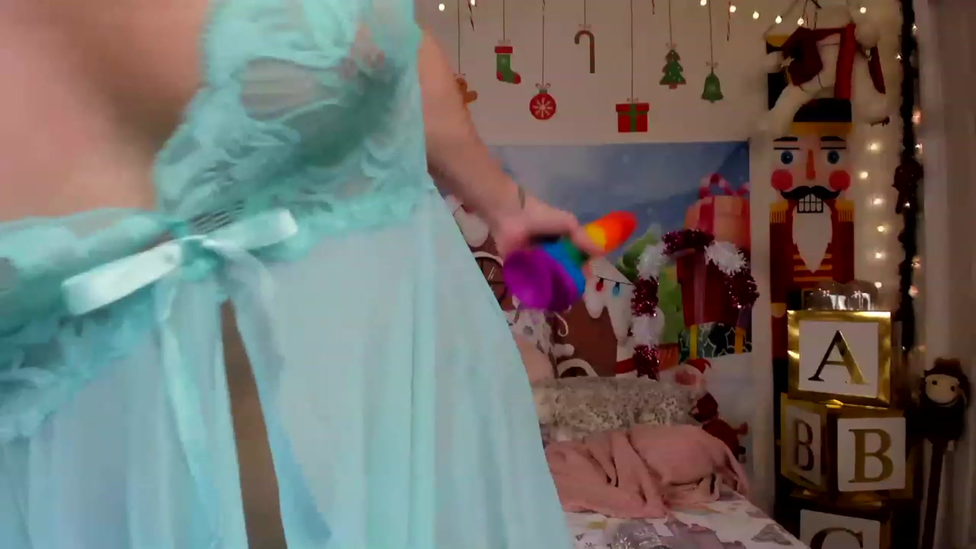 Gallery image thumbnail from EmmyBabii's myfreecams stream on, 12/06/2022, 06:24 image 12 of 20