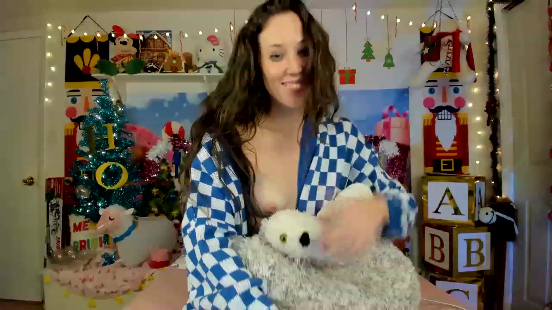 Gallery image thumbnail from EmmyBabii's myfreecams stream on, 12/09/2022, 04:47 image 17 of 20