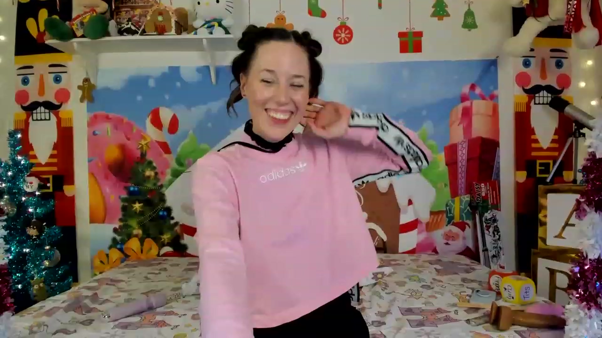 Gallery image thumbnail from EmmyBabii's myfreecams stream on, 12/14/2022, 22:45 image 12 of 20