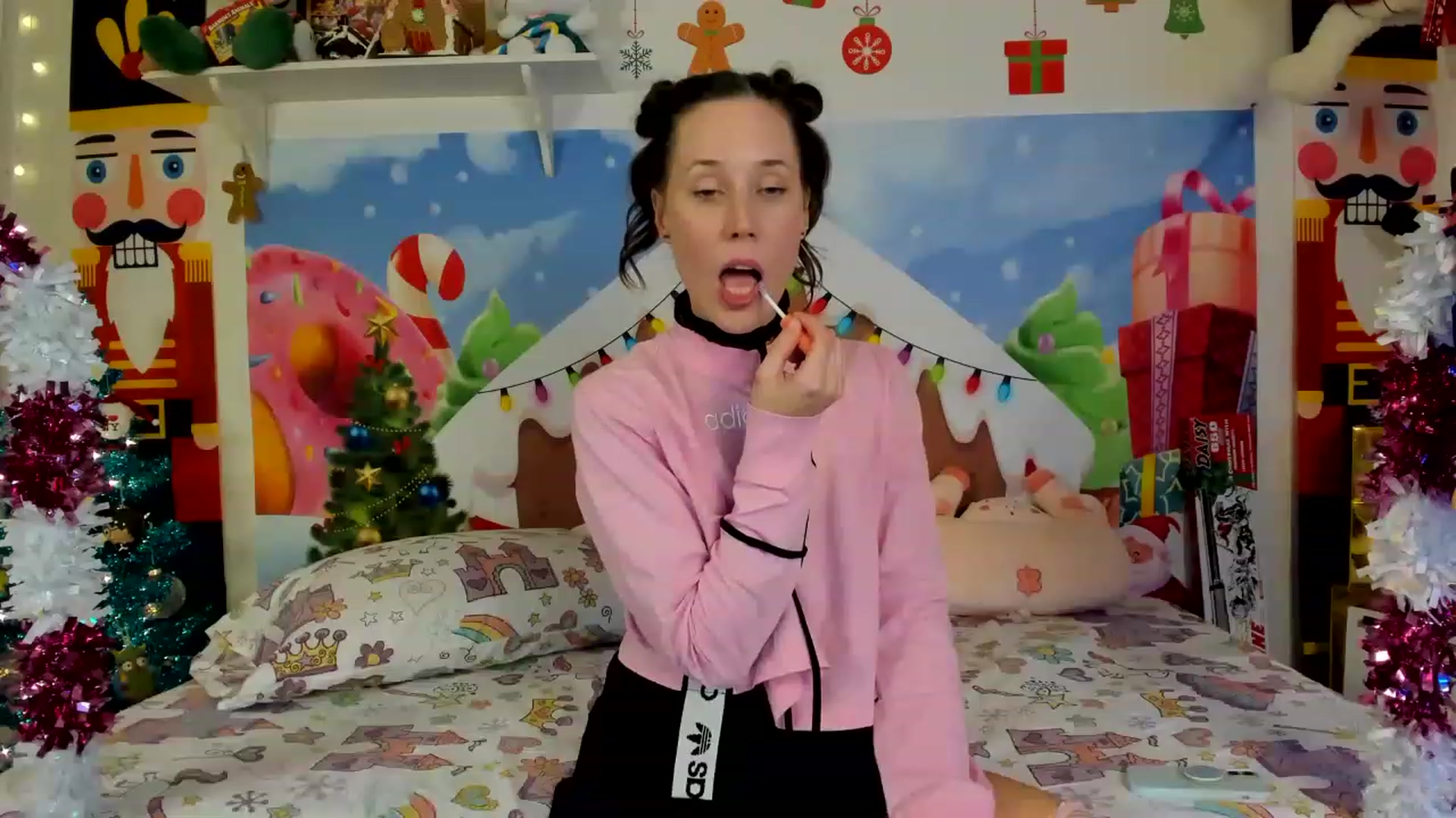 Gallery image thumbnail from EmmyBabii's myfreecams stream on, 12/14/2022, 22:45 image 3 of 20