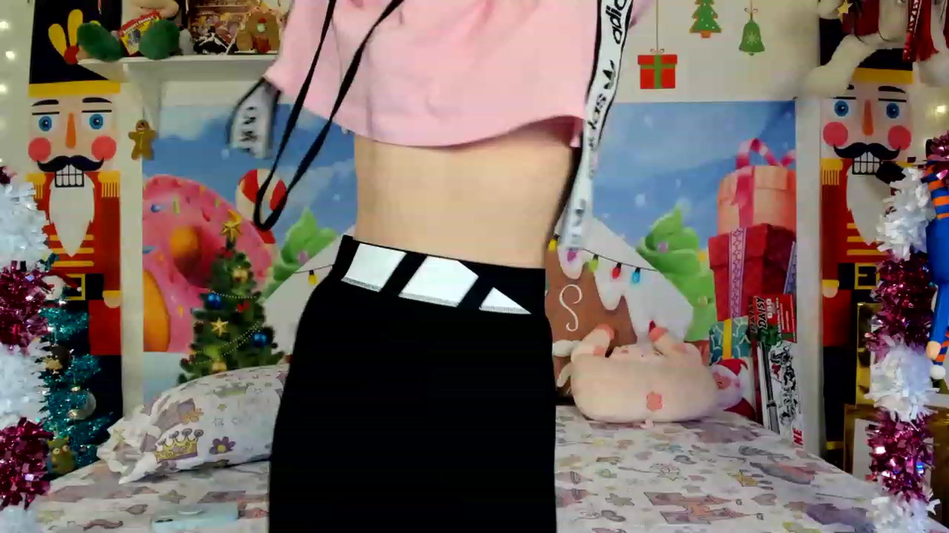 Gallery image thumbnail from EmmyBabii's myfreecams stream on, 12/14/2022, 22:45 image 1 of 20