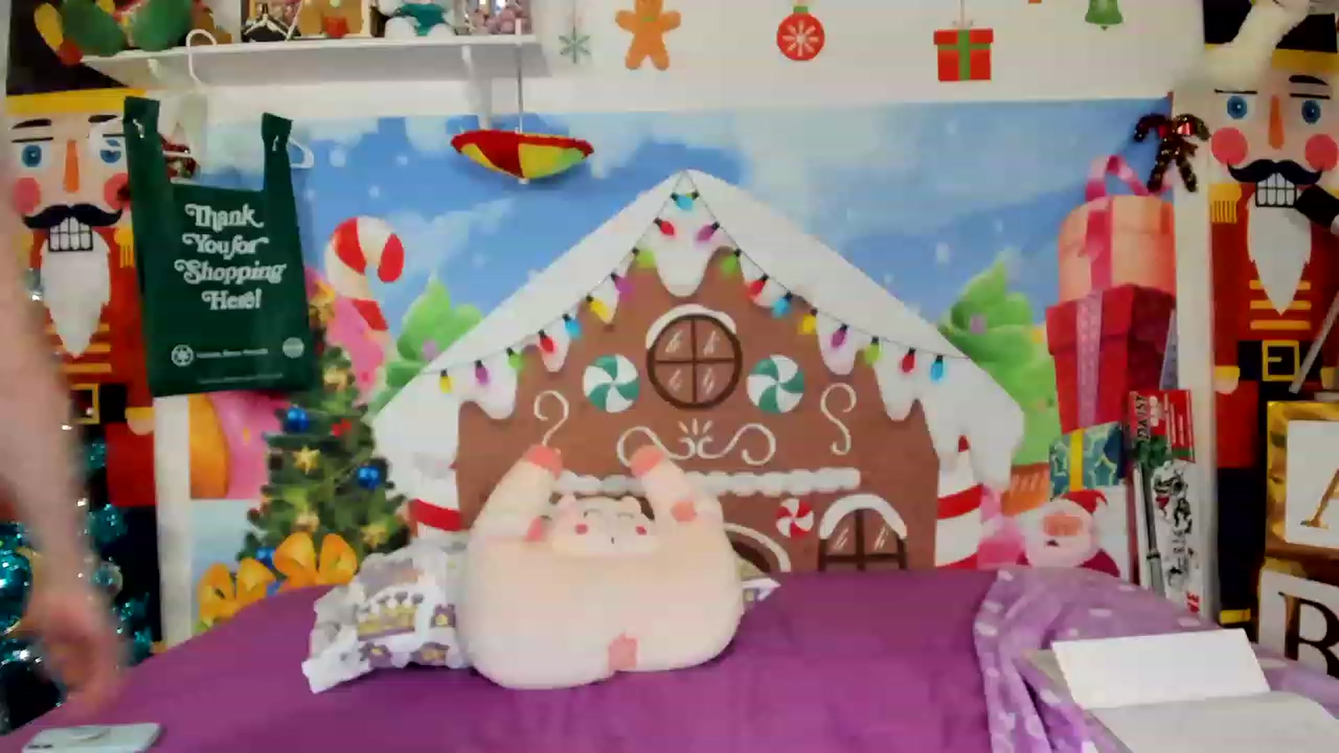 Gallery image thumbnail from EmmyBabii's myfreecams stream on, 12/19/2022, 04:51 image 2 of 20