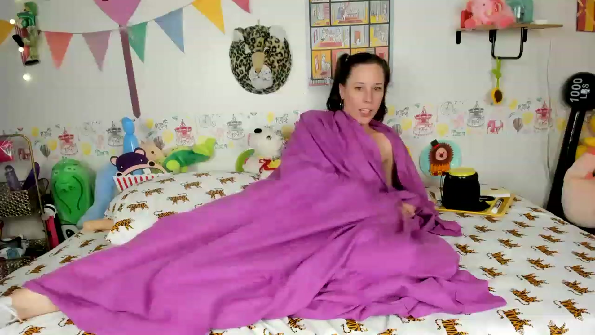 Gallery image thumbnail from EmmyBabii's myfreecams stream on, 01/30/2023, 07:15 image 16 of 20