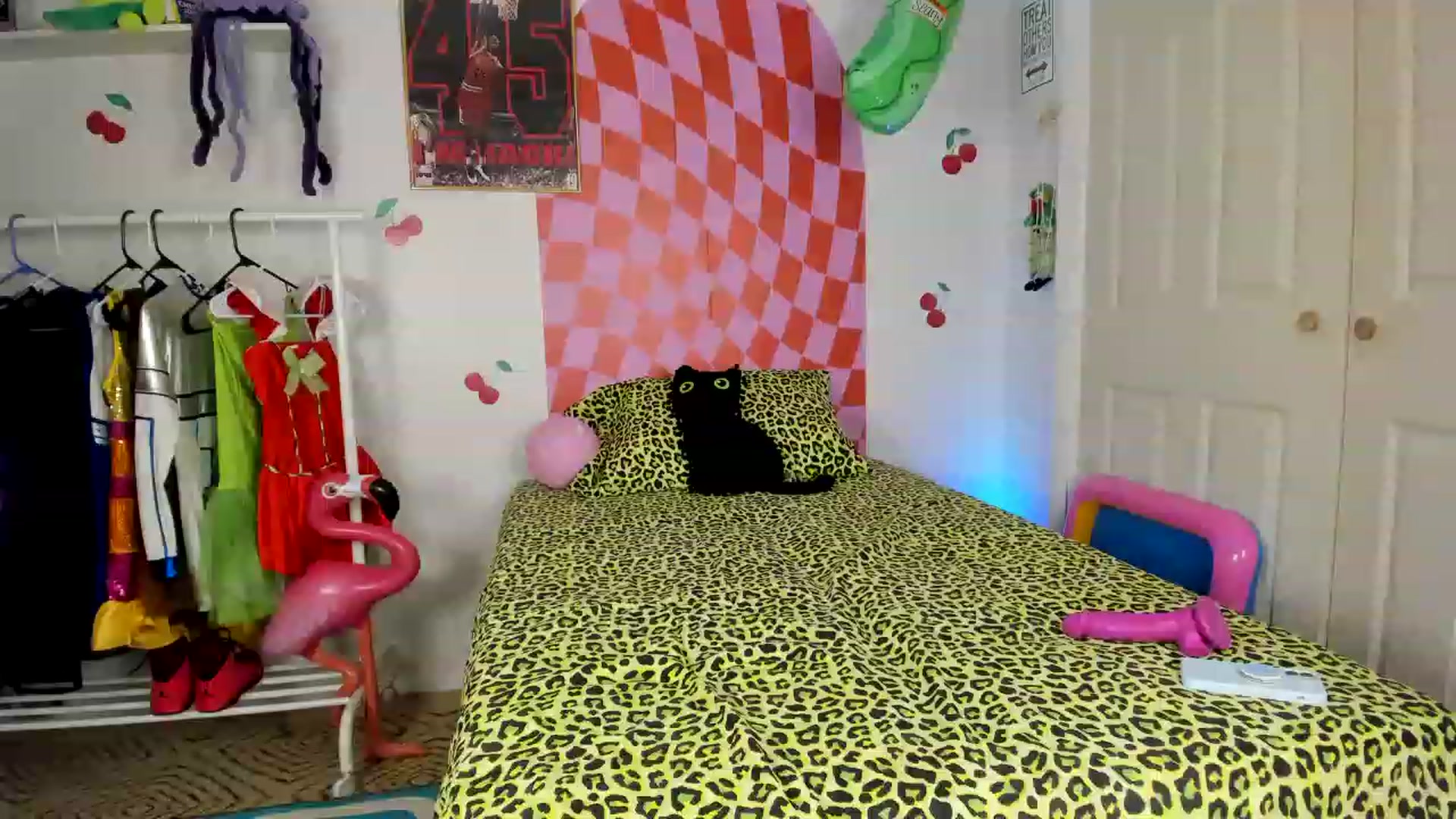 Gallery image thumbnail from EmmyBabii's myfreecams stream on, 02/12/2023, 04:32 image 19 of 20