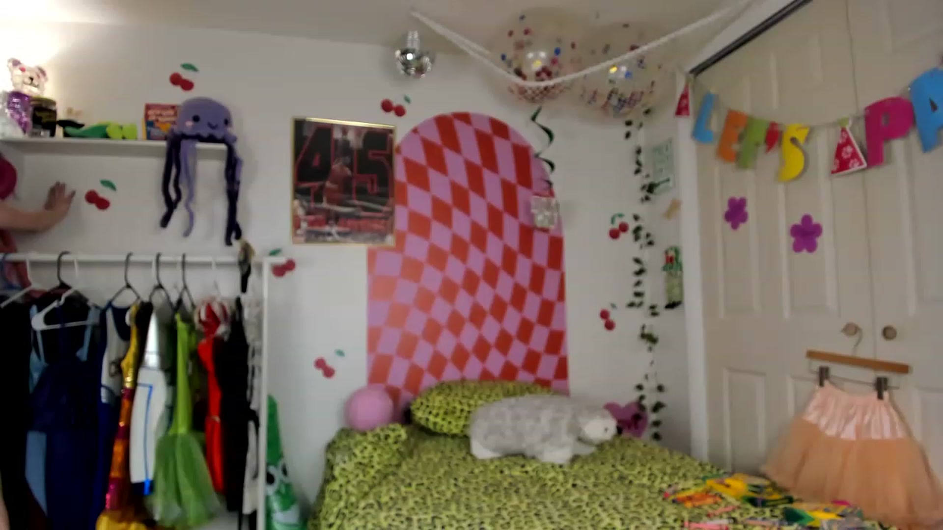 Gallery image thumbnail from EmmyBabii's myfreecams stream on, 02/15/2023, 08:37 image 20 of 20