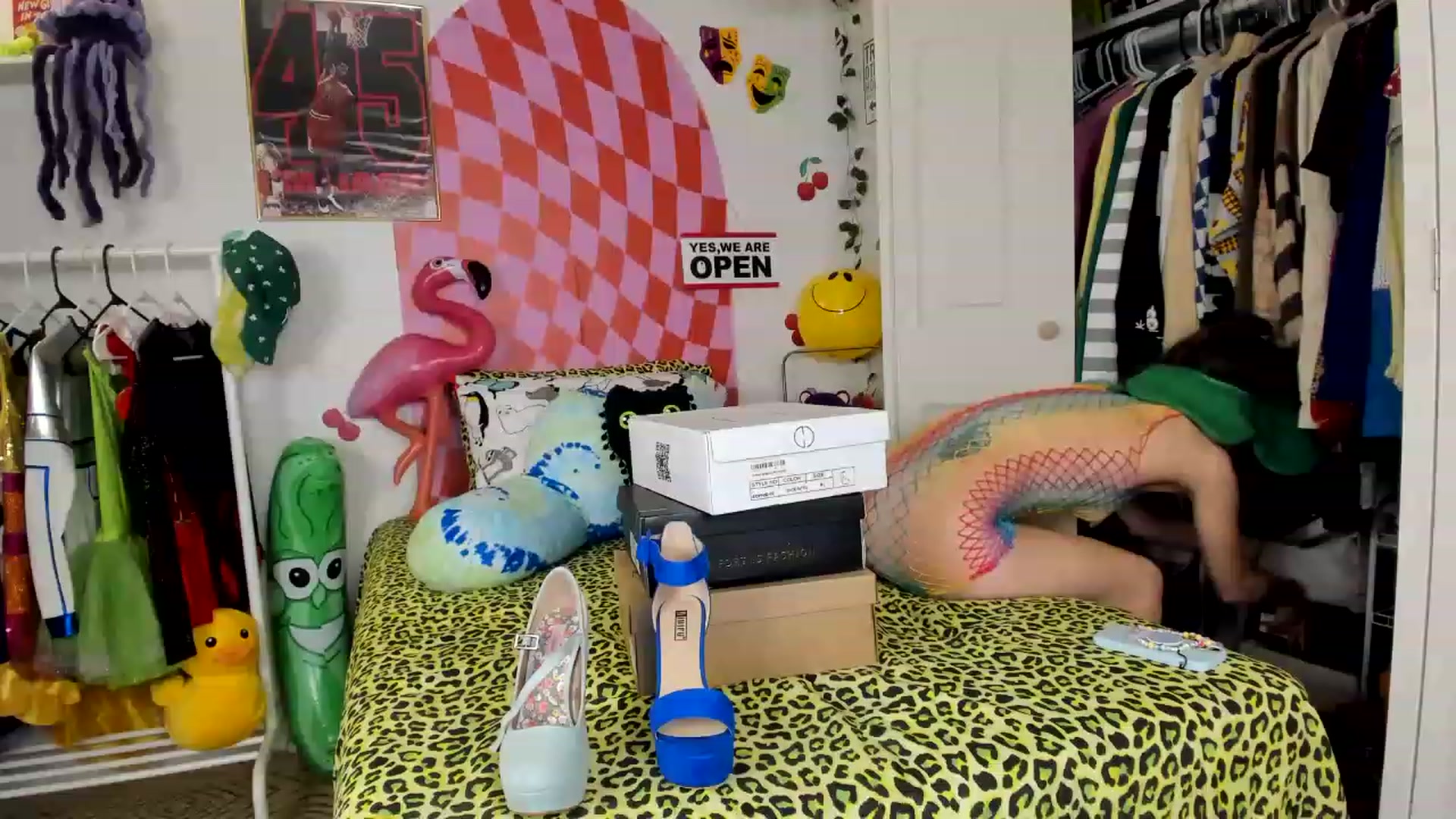 Gallery image thumbnail from EmmyBabii's myfreecams stream on, 03/18/2023, 05:46 image 3 of 20