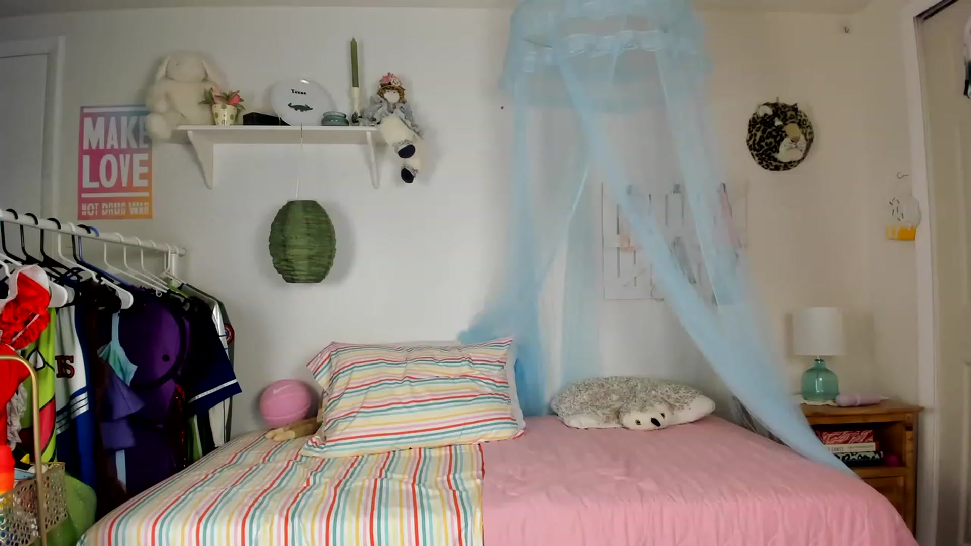Gallery image thumbnail from EmmyBabii's myfreecams stream on, 06/15/2023, 05:01 image 18 of 20