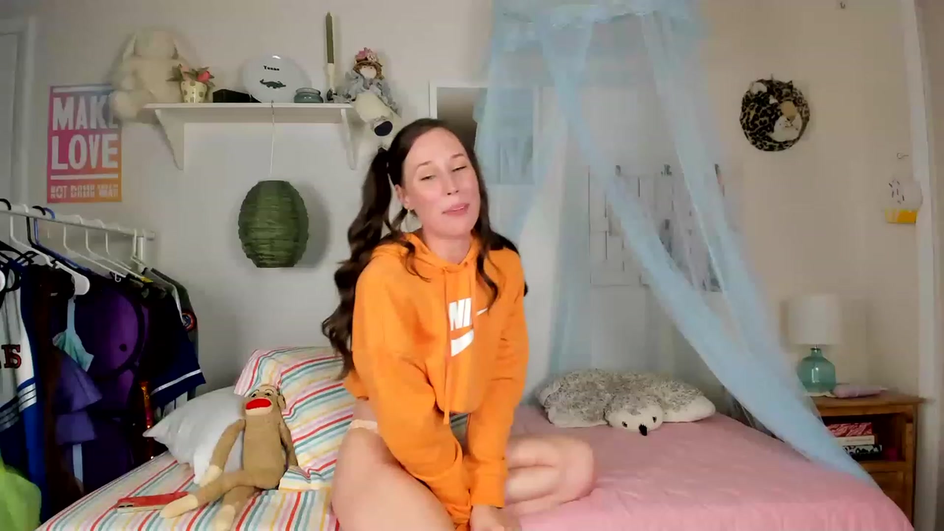 Gallery image thumbnail from EmmyBabii's myfreecams stream on, 06/15/2023, 05:01 image 6 of 20
