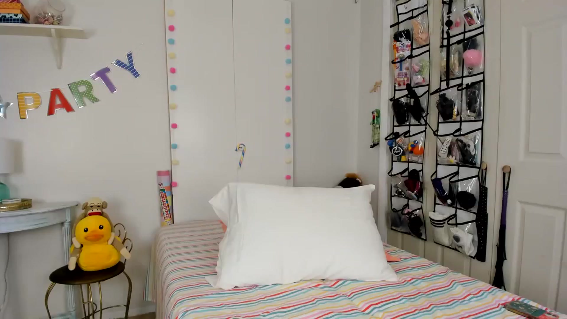 Gallery image thumbnail from EmmyBabii's myfreecams stream on, 02/05/2024, 06:05 image 2 of 20