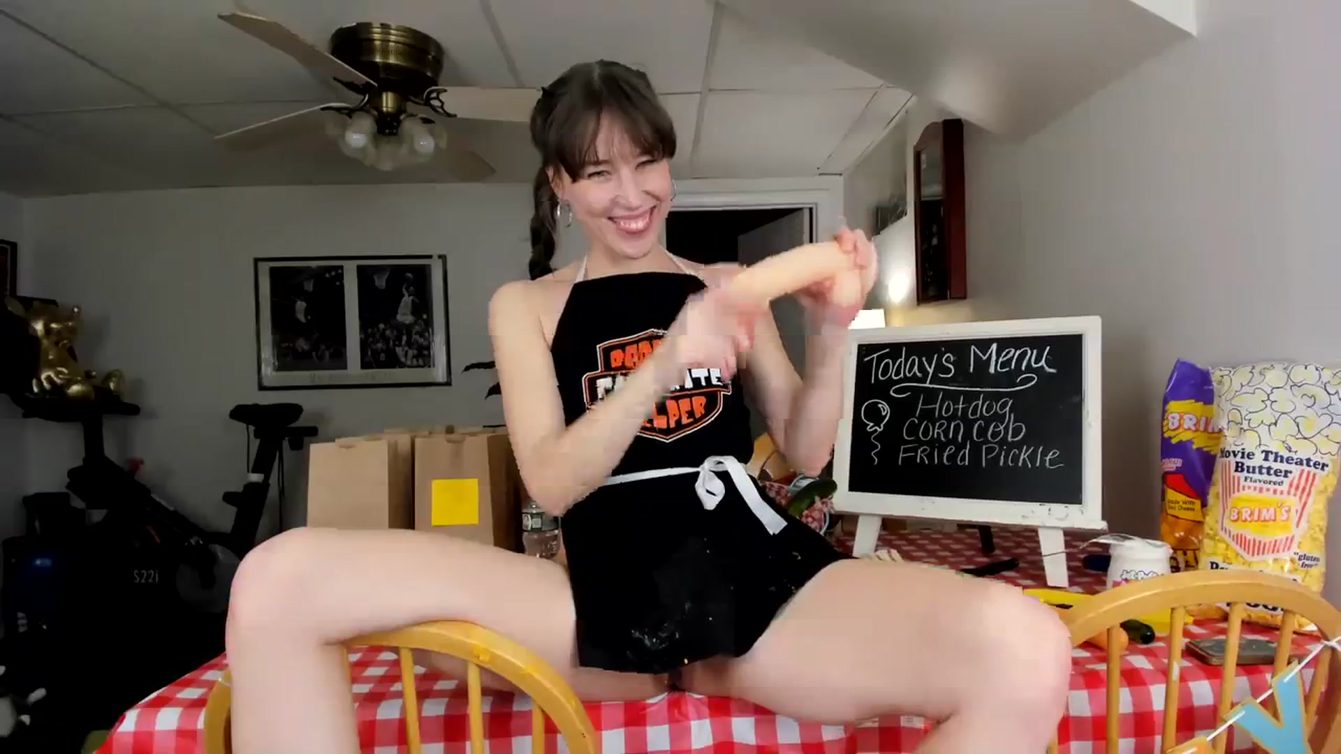 Gallery image thumbnail from EmmyBabii's myfreecams stream on, 03/21/2024, 07:00 image 3 of 20