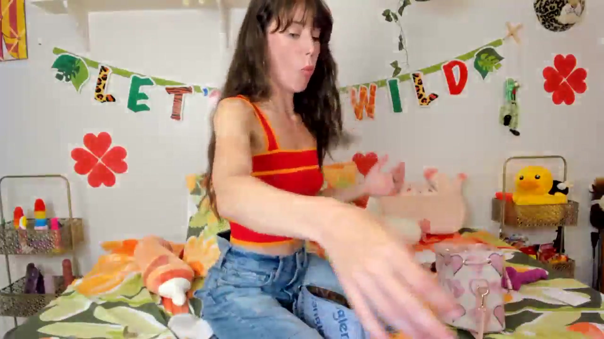 Gallery image thumbnail from EmmyBabii's myfreecams stream on, 04/16/2024, 01:54 image 16 of 20