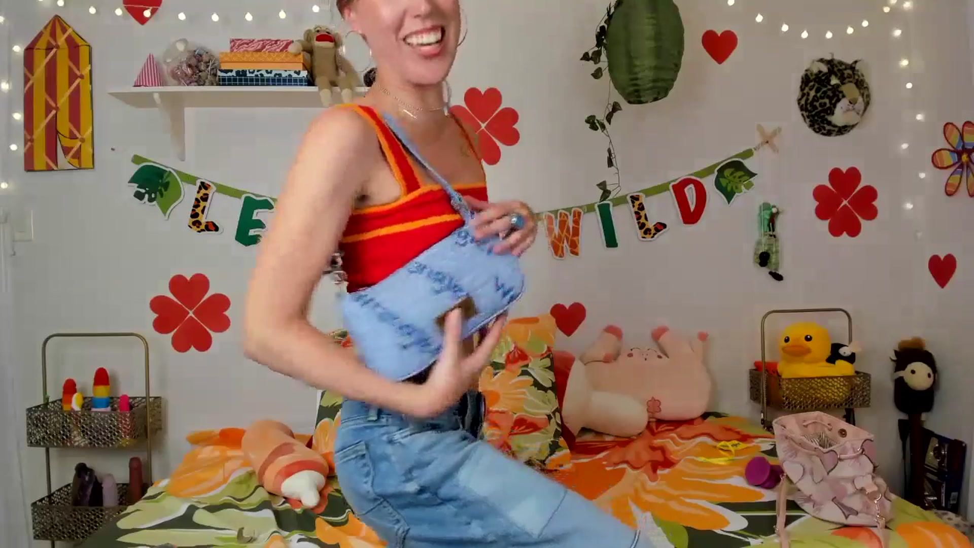 Gallery image thumbnail from EmmyBabii's myfreecams stream on, 04/16/2024, 01:54 image 17 of 20