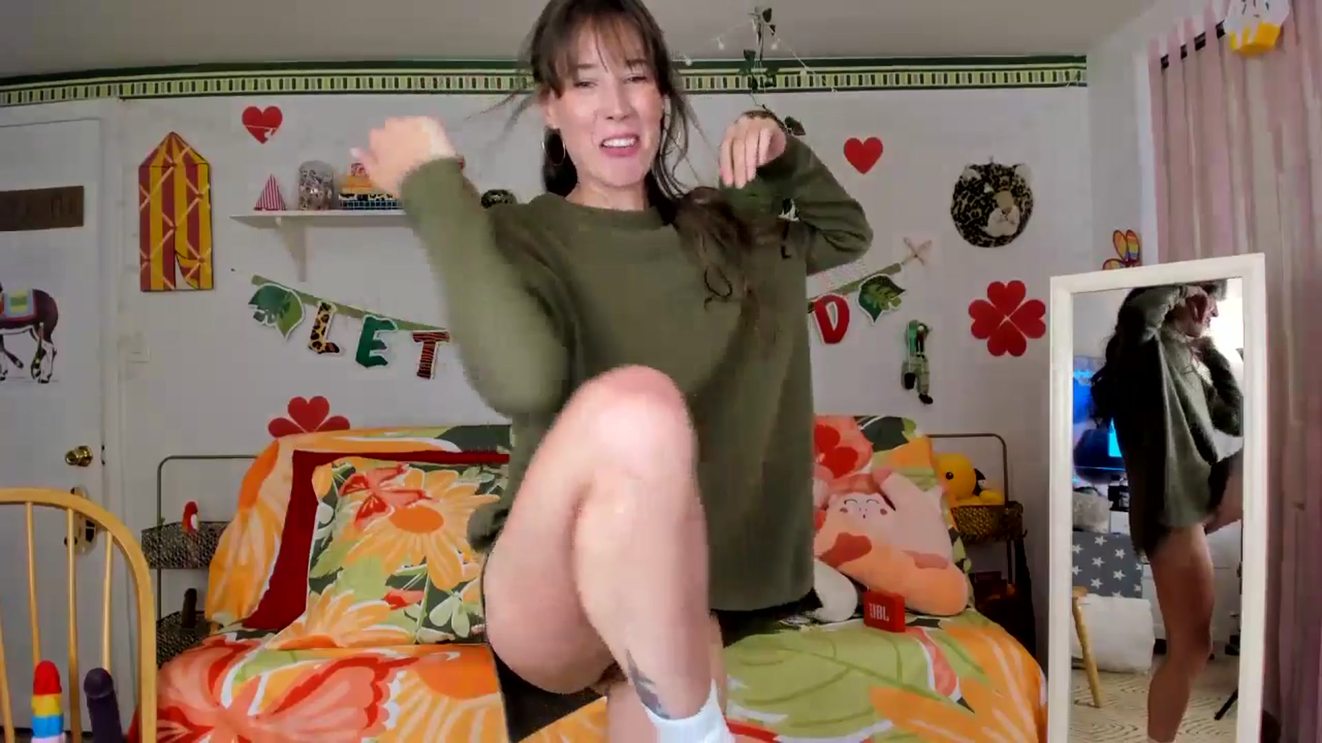 Gallery image thumbnail from EmmyBabii's myfreecams stream on, 04/19/2024, 02:40 image 8 of 20