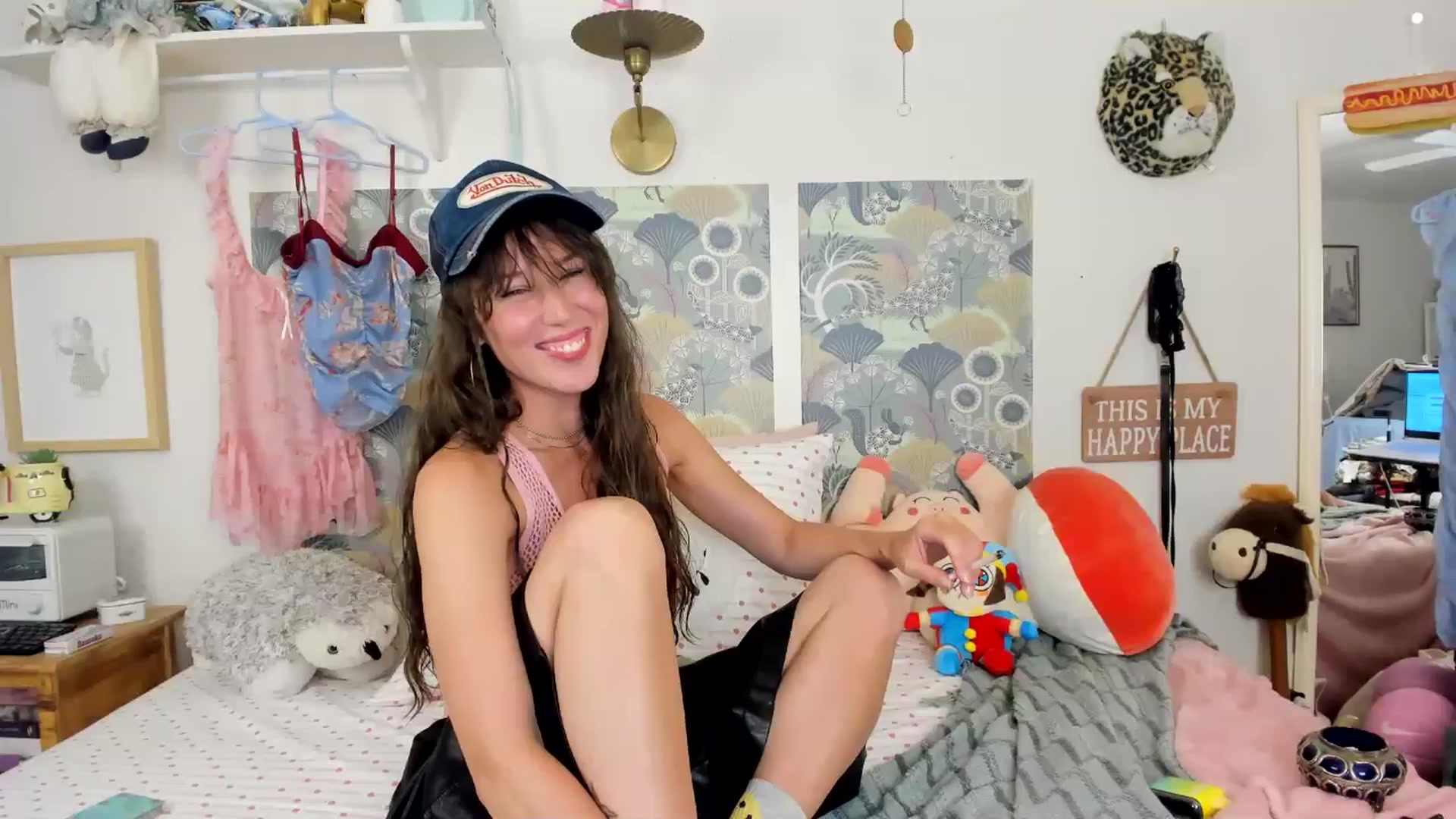 Gallery image thumbnail from EmmyBabii's myfreecams stream on, 06/08/2024, 06:25 image 1 of 20