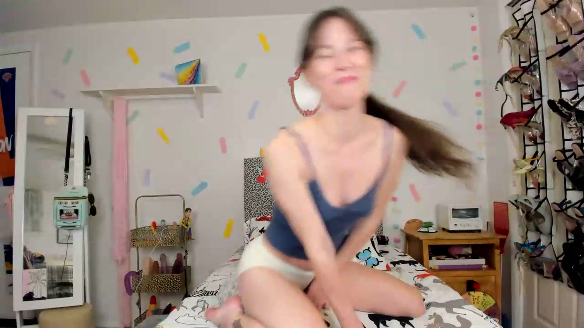 Gallery image thumbnail from EmmyBabii's myfreecams stream on, 05/10/2026, 01:57 image 7 of 20
