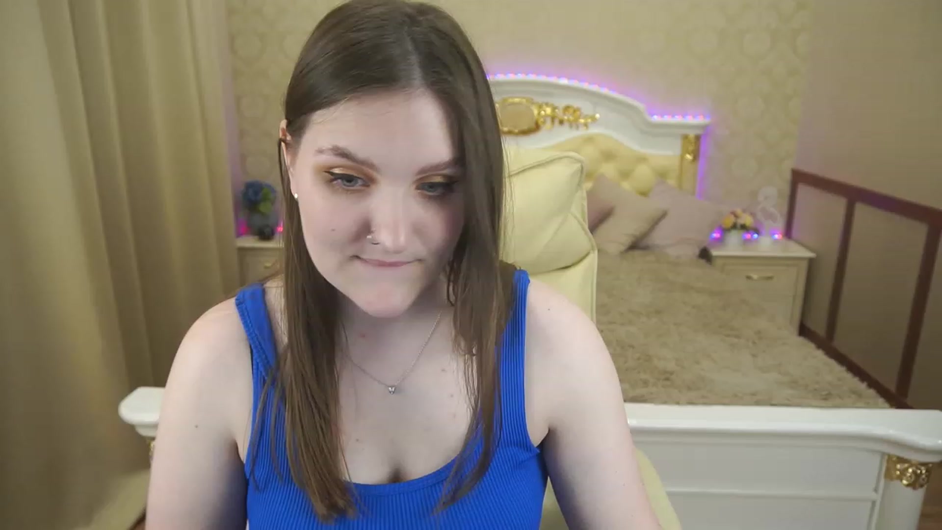 Gallery image thumbnail from EmmyCharm's myfreecams stream on, 06/19/2023, 08:16 image 1 of 20