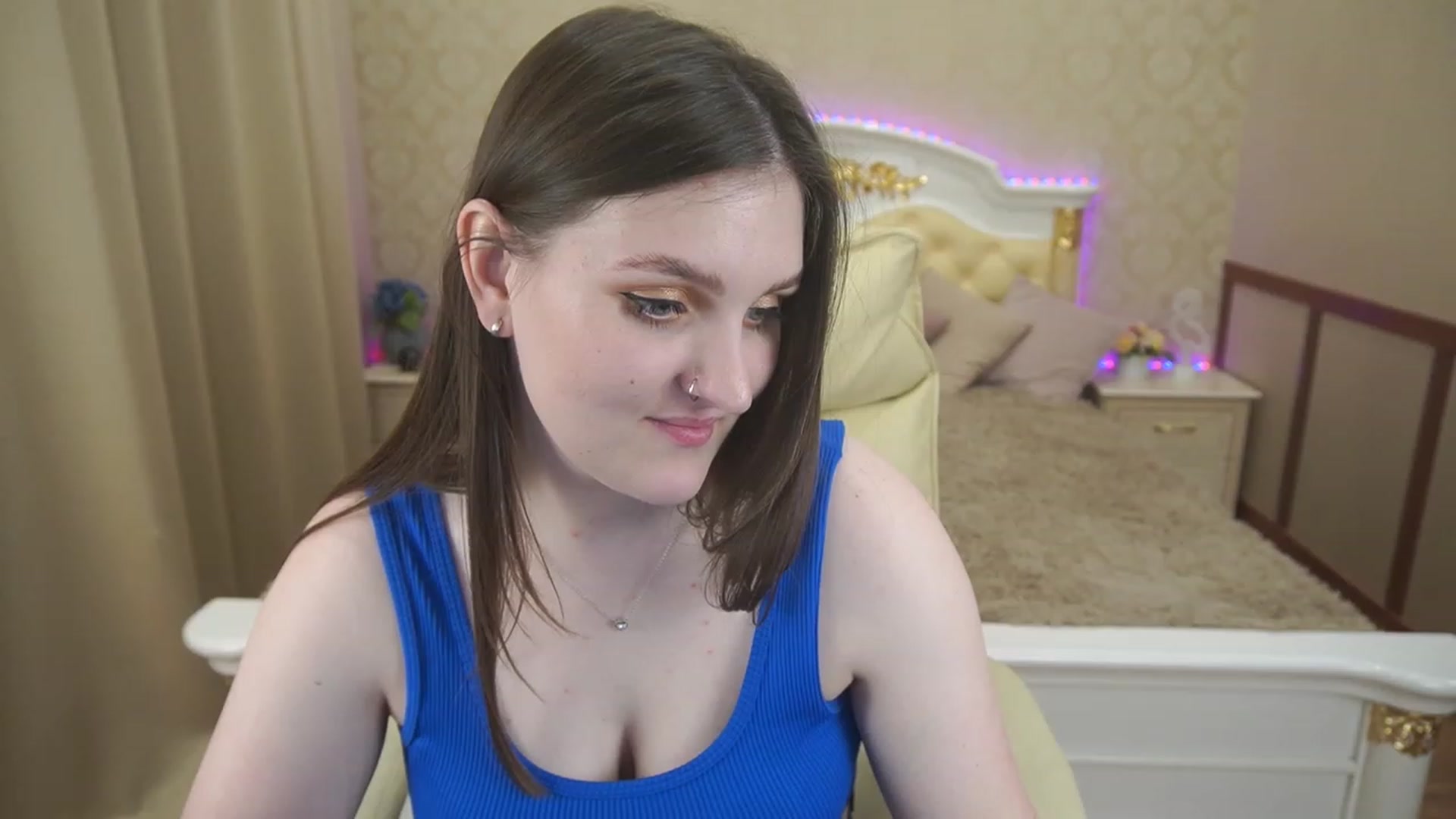 Gallery image thumbnail from EmmyCharm's myfreecams stream on, 06/19/2023, 08:16 image 18 of 20