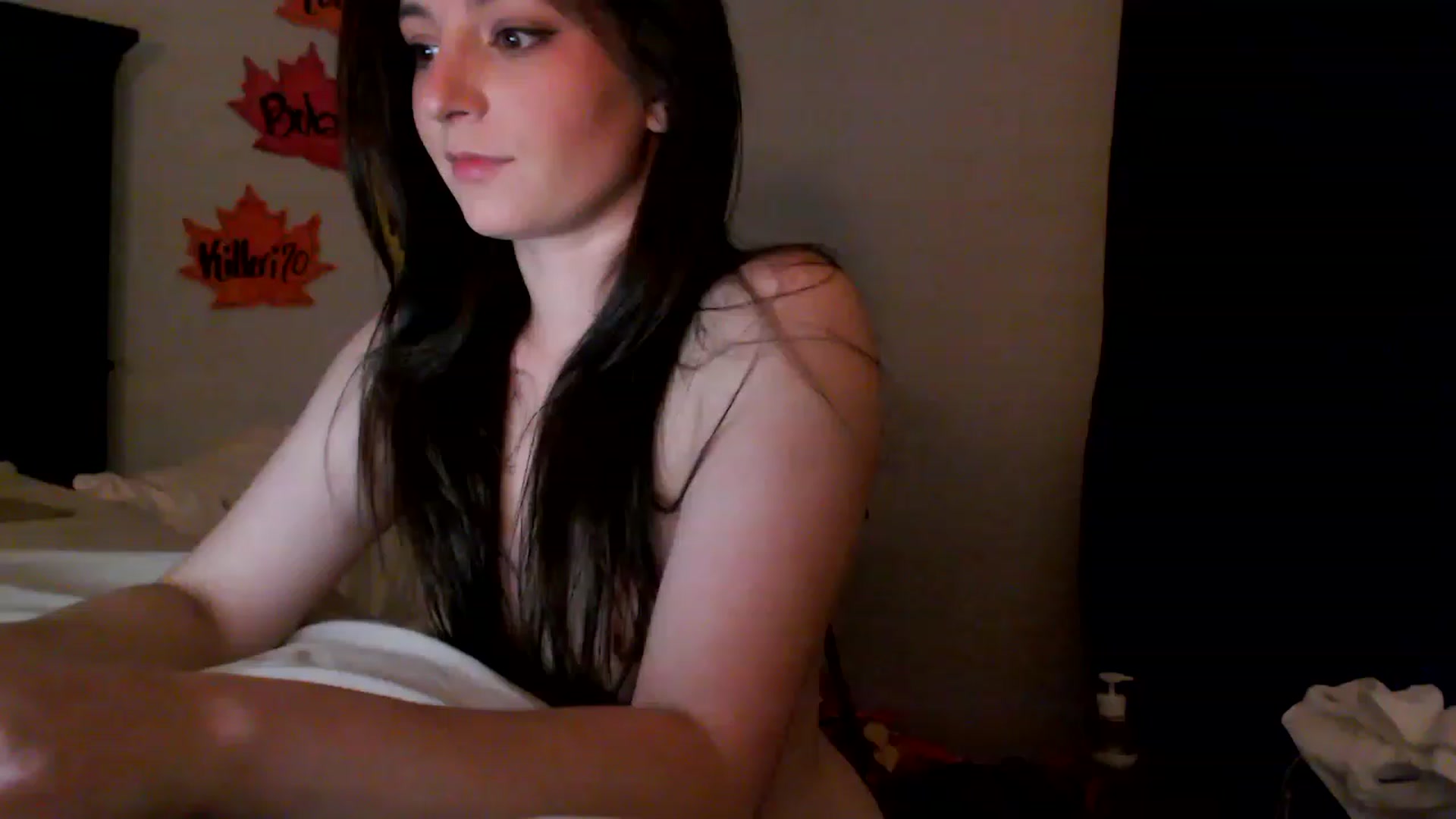 Gallery image thumbnail from EmmyLove's myfreecams stream on, 11/19/2022, 08:13 image 1 of 20