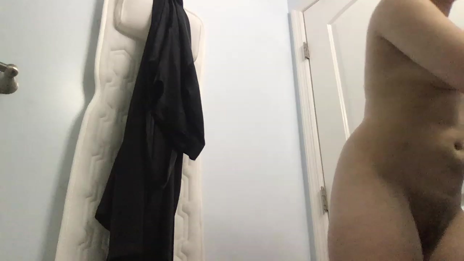 Gallery image thumbnail from EmmyLove's myfreecams stream on, 11/19/2022, 08:43 image 16 of 20