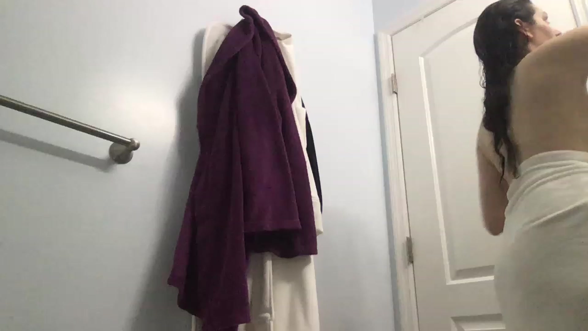 Gallery image thumbnail from EmmyLove's myfreecams stream on, 12/02/2022, 06:50 image 4 of 20